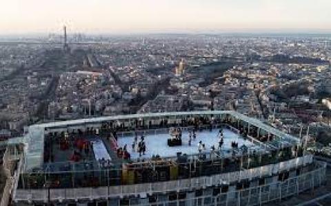 The highest skating rink in Paris is back at the top of the Montparnasse Tower!